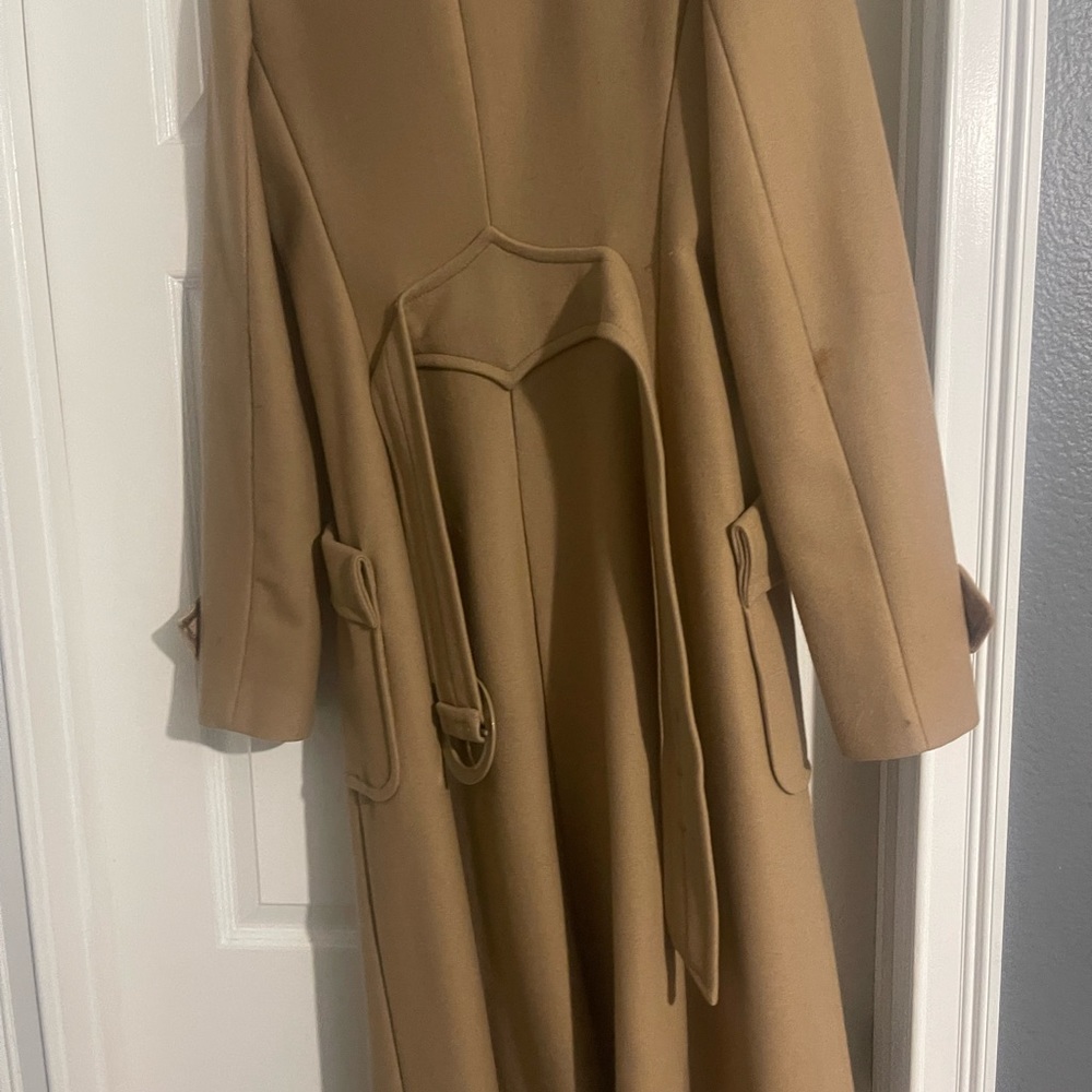 Guess brown coat in a very good condition